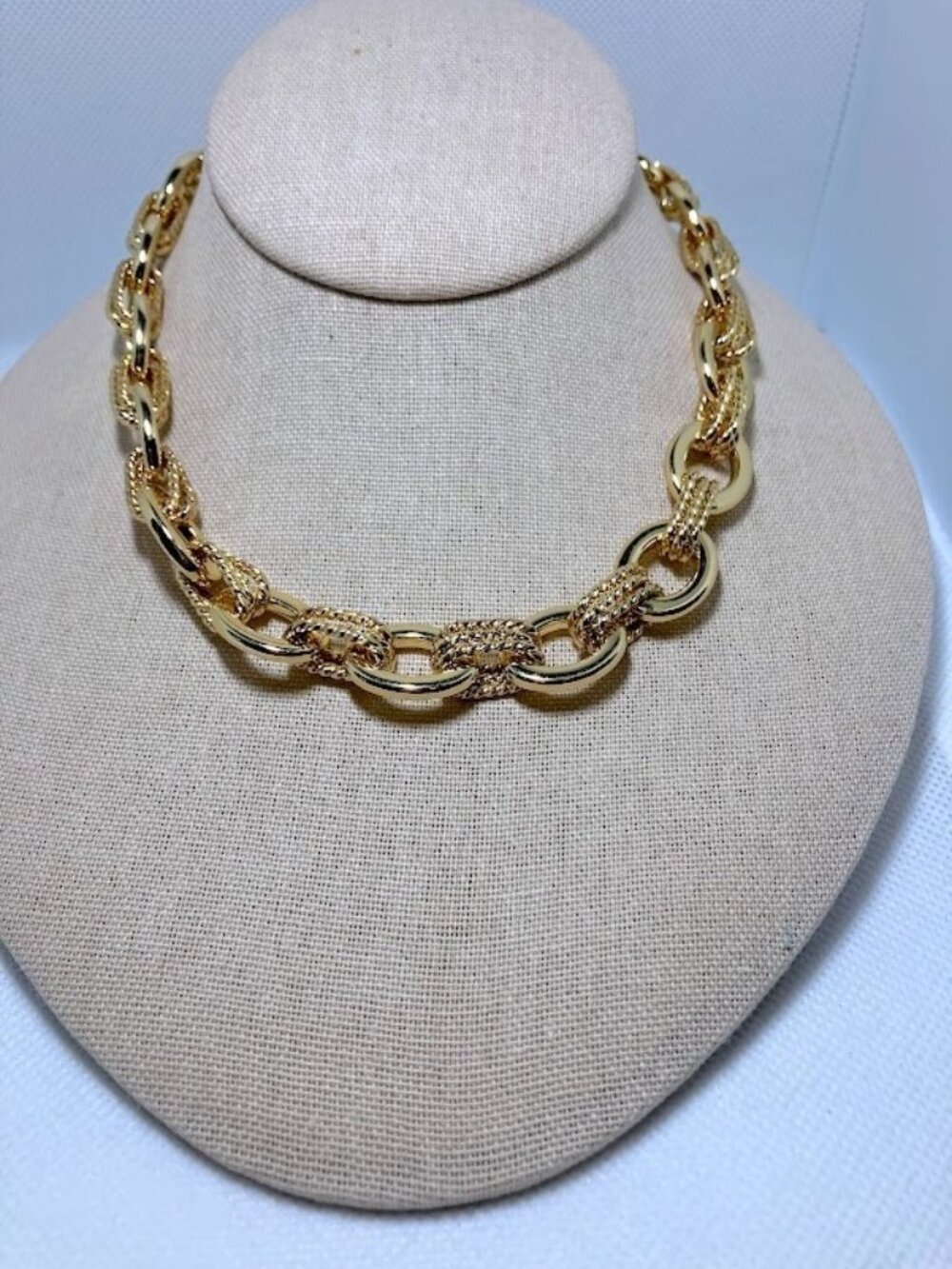 Talbots Mixed-Link Statement Necklace Gold Tone Elegant Old Money Preppy
